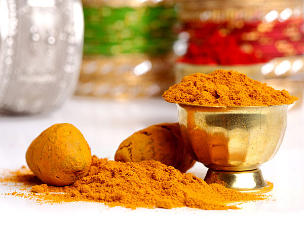 2. હળદર શુદ્ધતાનું પ્રતીક છે :