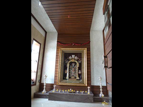 1. જુદુ પૂજા કક્ષ બનાવડાવો :