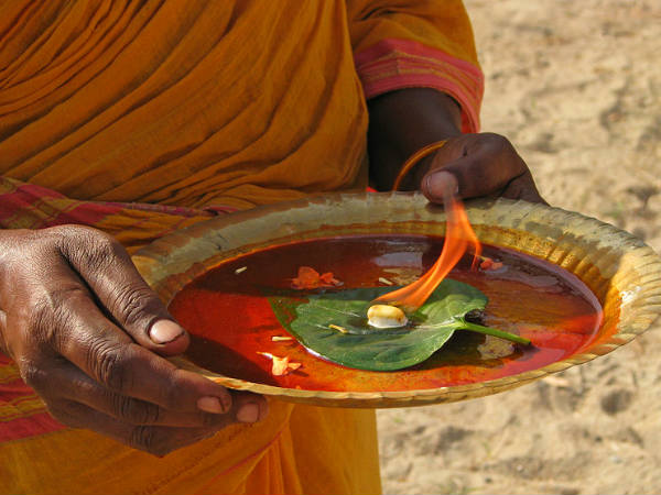 પૂજા કરવાથી દેવી દેવતા થાય છે ખુશ