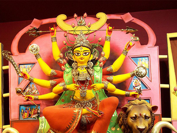 શાક્ત સંપ્રદાયમાં ચઢાવે છે માંસ
